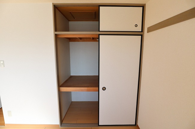 コートエレガンスJの収納