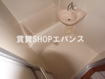 【浴室】 | TONBOマンション | 落ち着いた空間のお風呂です
