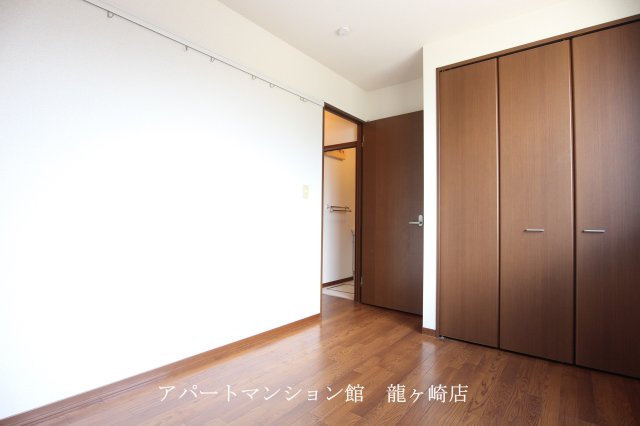 エクセルパレス佐貫B棟の寝室|クローゼット
