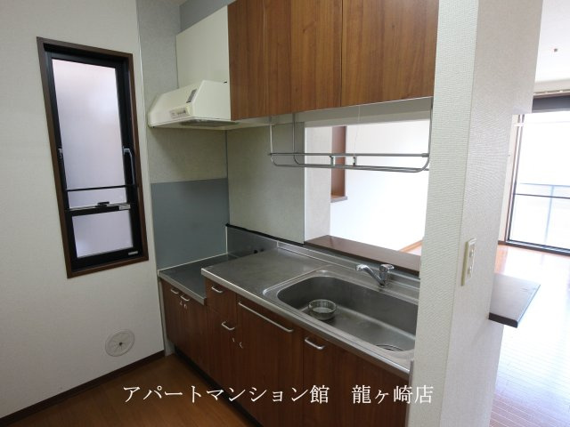 エクセルパレス佐貫B棟のキッチン|対面式キッチン
