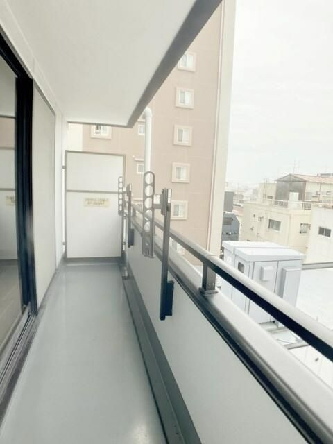 Ｋ．Ｍ　ＢＬＤＧのバルコニー