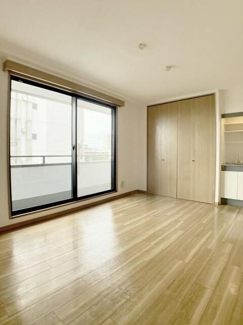 Ｋ．Ｍ　ＢＬＤＧの寝室