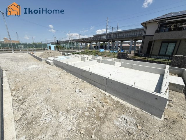明石市二見町西二見　全3棟　2号棟　新築戸建のエントランス|●資料・カタログのご請求無料●スーパーやコンビニ、飲食店、病院など徒歩圏内の施設も多々あります。