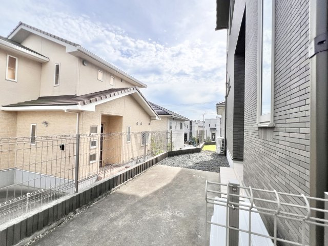 もねの里戸建のエントランス|ゆとりのあるエントランスです