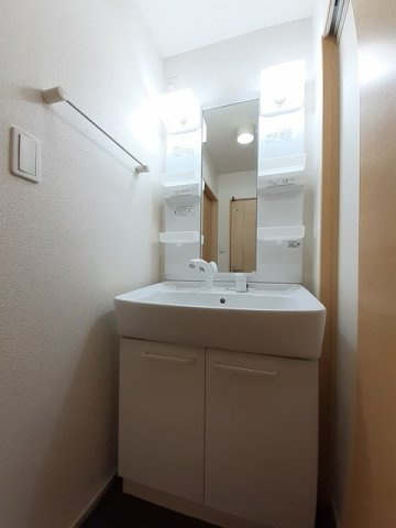フェリーチェ　デュエの洗面所|忙しい朝には欠かせない洗面所です