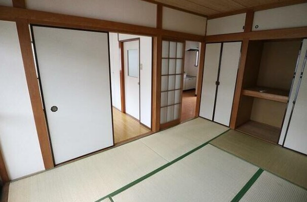 ツインズサカイBの和室