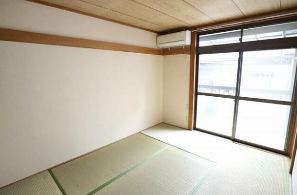 ツインズサカイBの和室