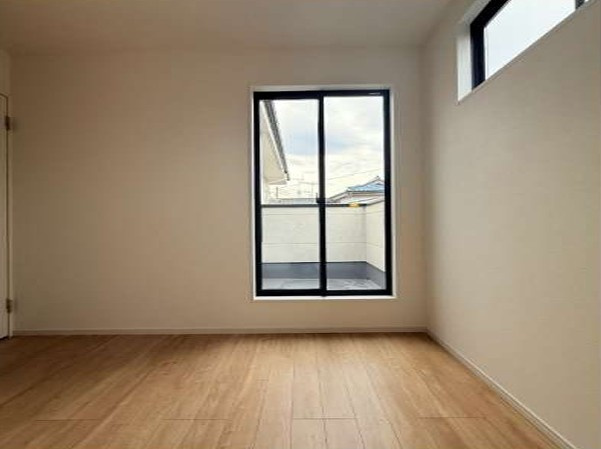 入間市東藤沢８丁目新築戸建の洋室