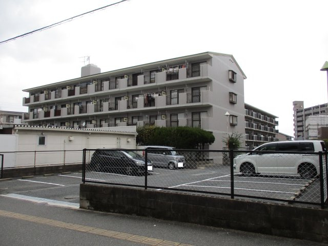 arkhills企救丘（D-1）の駐車場