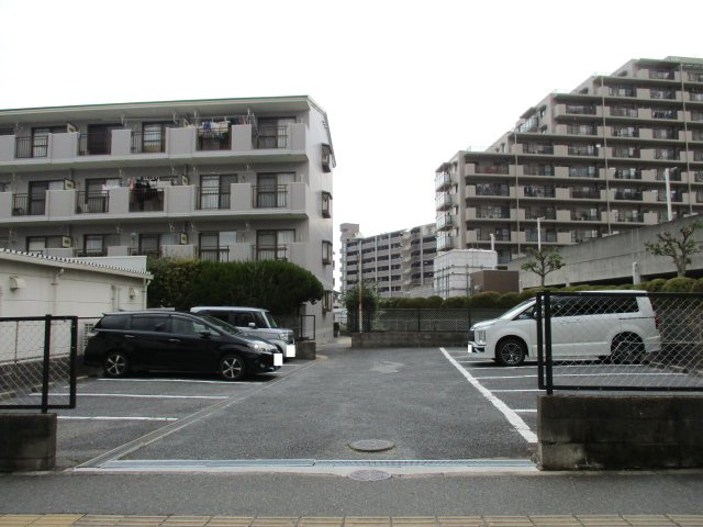 arkhills企救丘（D-1）の駐車場