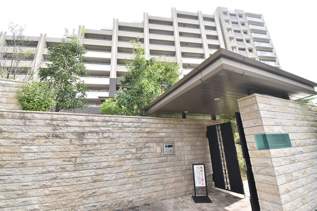 【外観】 | イトーピア豊中緑丘ロジュマン | エイブルにて取扱い可能な住宅ローンは、全部で10種類以上！お客様にピッタリの住宅ローンを当社のFPよりご案内させて頂きます。住宅ローンのご相談だけでも、お気軽にご相談下さいませ。