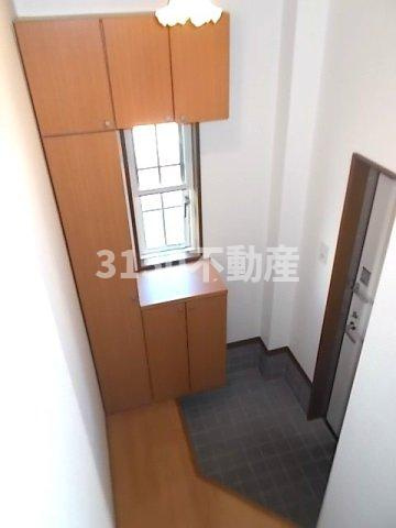 セゾン美江Ｅａｓｔの玄関|明るい玄関です