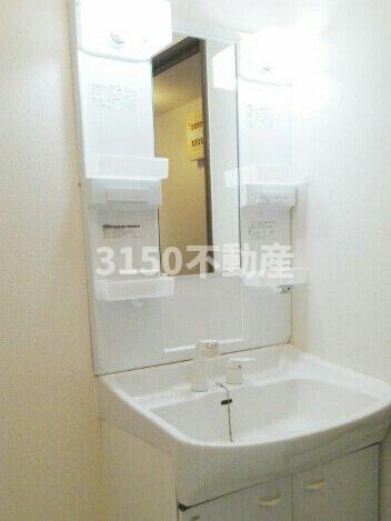 セゾン美江Ｅａｓｔの洗面所|ゆったりとスペースのある洗面所