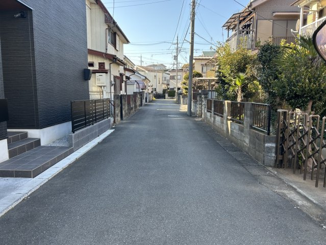 あきる野市二宮東　売地　約54坪!!の前面道路含む現地写真