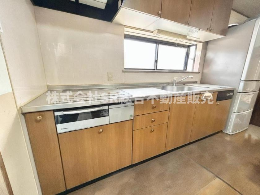 水走1丁目中古戸建のキッチン|キッチンはIHコンロで安全にお料理でき、お掃除も楽です！