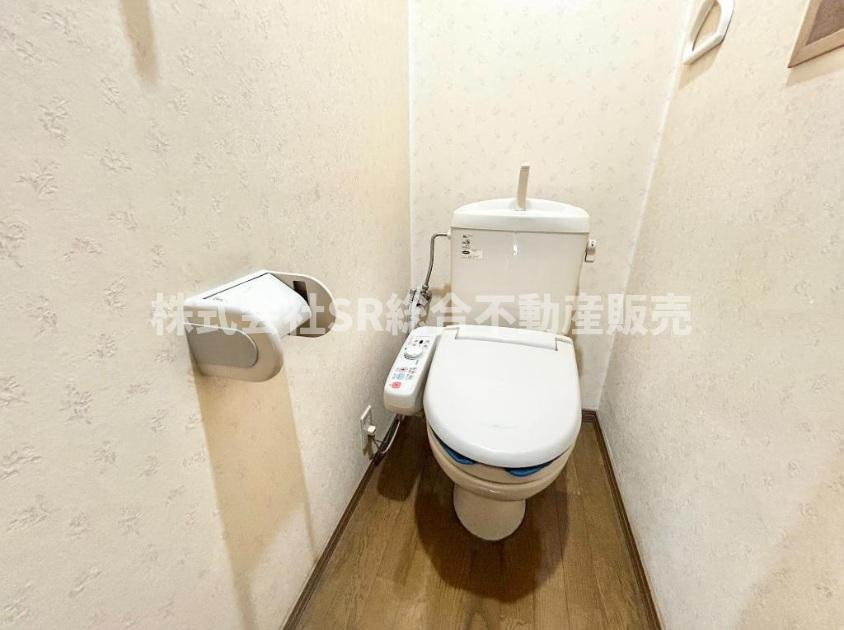 水走1丁目中古戸建のトイレ|トイレは2ヵ所にあり、朝の身支度がスムーズに行えます♪