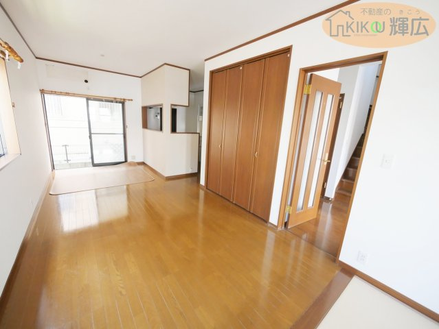 加古川市尾上町口里　中古戸建の居間・リビング