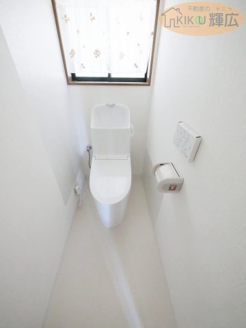 加古川市尾上町口里　中古戸建のトイレ
