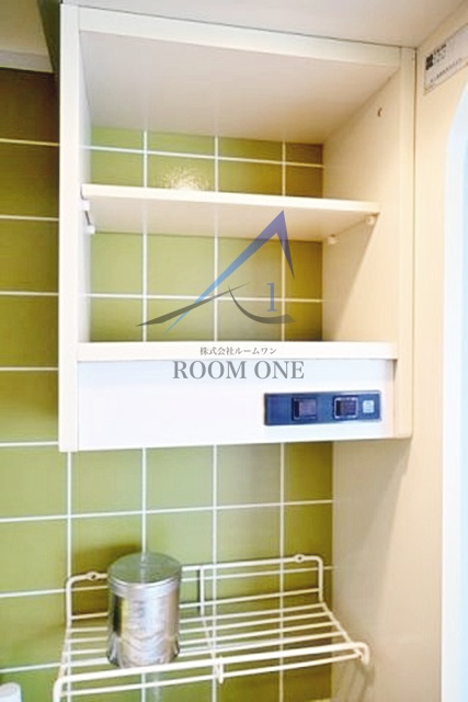 フォーラムイン東京１の収納|キッチン上部収納です。