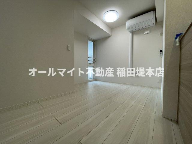 川崎市多摩区中野島５丁目のアパートの居間・リビング