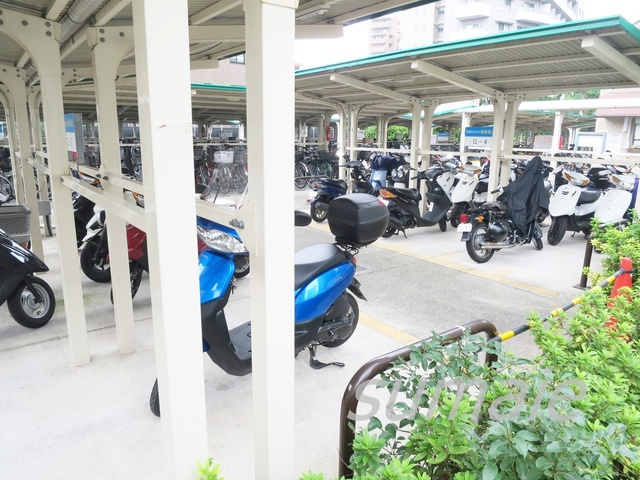 王子神谷パークサイドハイツの駐車場|徒歩30秒　の公共バイク置き場　自転車置き場です☆