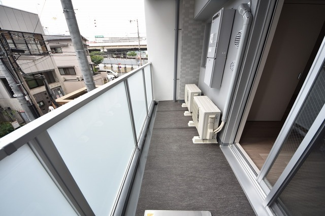 コンフォリア江坂広芝町のバルコニー