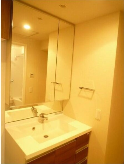 プラウドタワー亀戸の独立洗面台