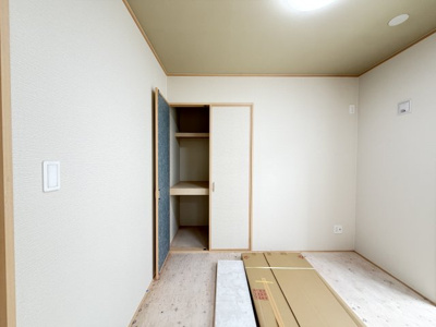 【和室】 | 与那原町与那原（全2棟）B号棟 | B号棟　和室4.5帖＋収納付き♪