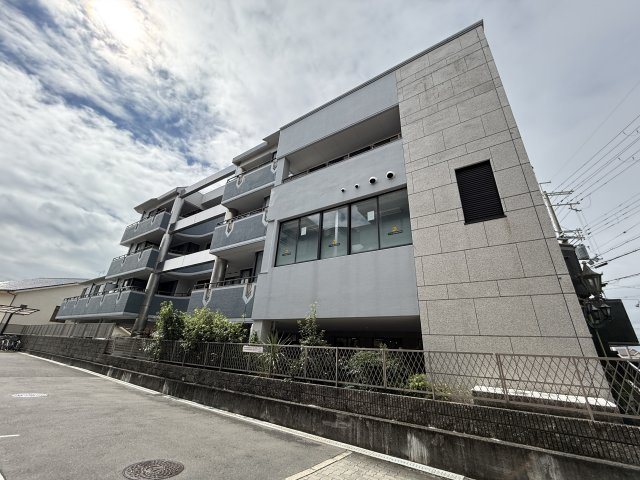 メゾンドゥアテリア