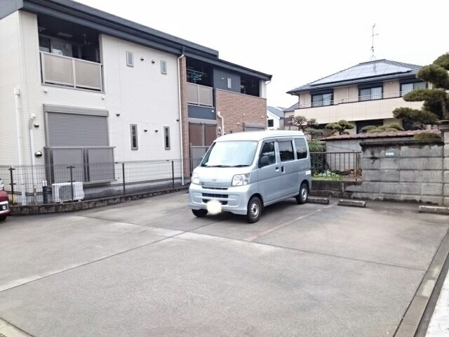 エテルノ桜台の駐車場