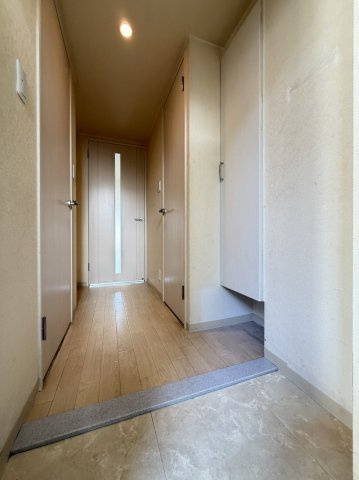 コンフォート杉の玄関