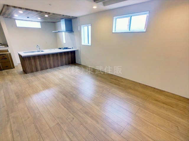【居間・リビング】 | ふじみ野市大井中央1丁目　全55棟　27号棟 | 南向きのリビングダイニングです