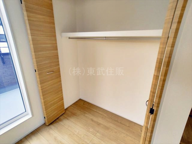 【内装】 | ふじみ野市大井中央1丁目　全55棟　27号棟 | 2階東側10.0帖洋室の収納です（バルコニー側）