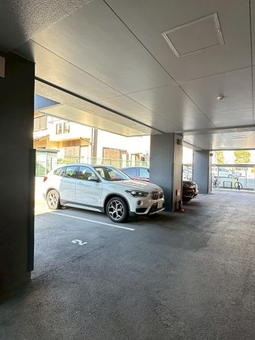 山崎マンション16高槻芥川の駐車場