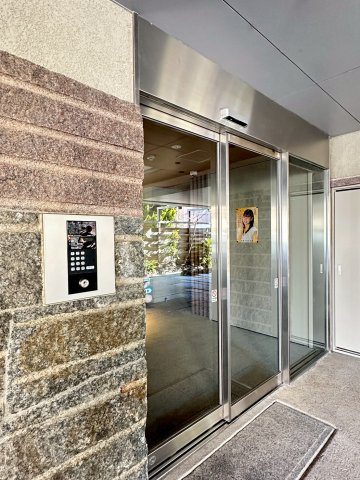 山崎マンション16高槻芥川のエントランス