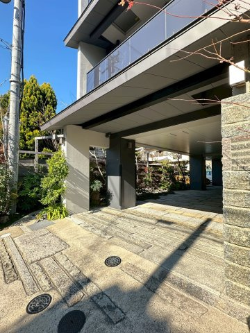 山崎マンション16高槻芥川のエントランス