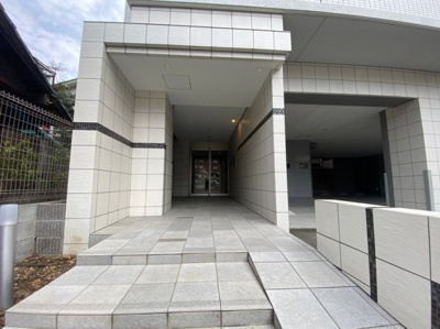 【エントランス】 | グランディール名古屋 | 建物の内部です
