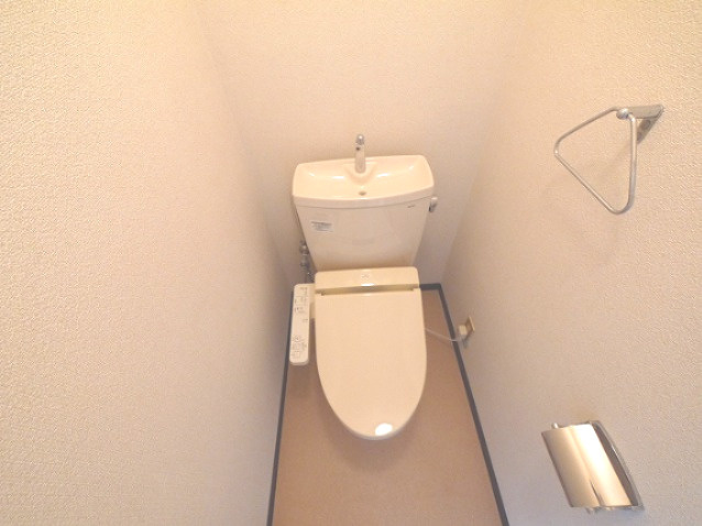 ルミエールタナカのトイレ|清潔感のあるトイレです