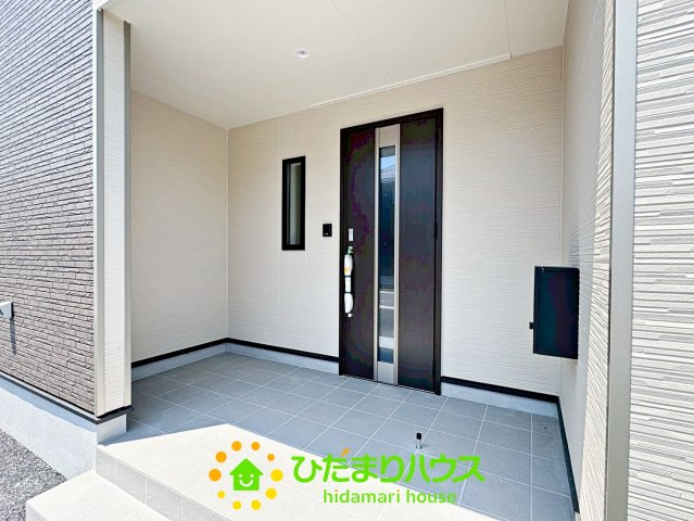 宮代町百間第8Ⅱ期　新築一戸建て　14　クレイドルガーデンの玄関