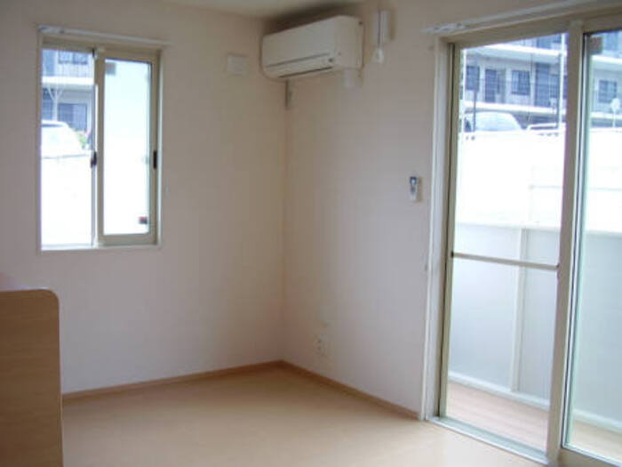 ペルーシェ B棟の居間・リビング|ペルーシェB棟102ﾘﾋﾞﾝｸﾞ