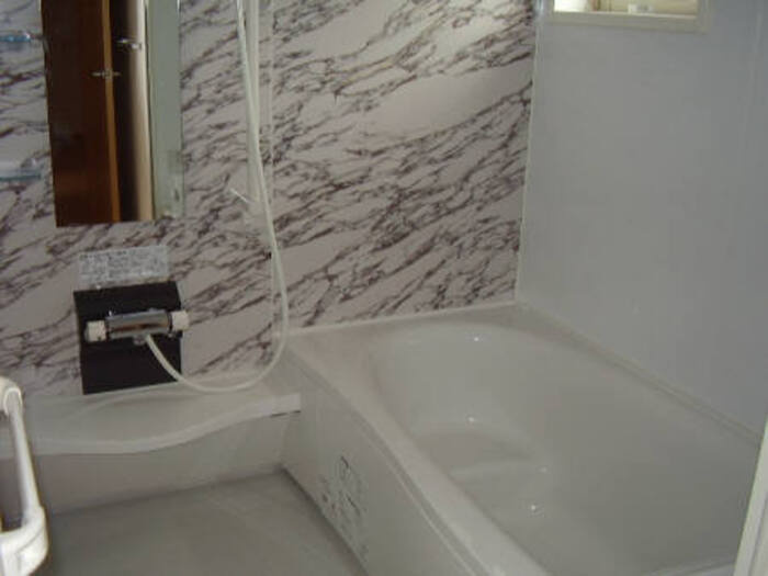 ペルーシェ B棟の浴室|ペルーシェB棟102浴室