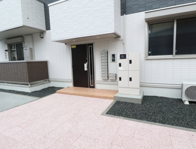 グローリーヴィラのエントランス