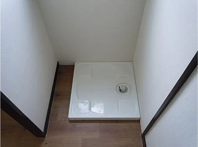 大阪府豊中市利倉2丁目1棟売りマンション【メゾンみのる】　「満室稼働中」のランドリースペース