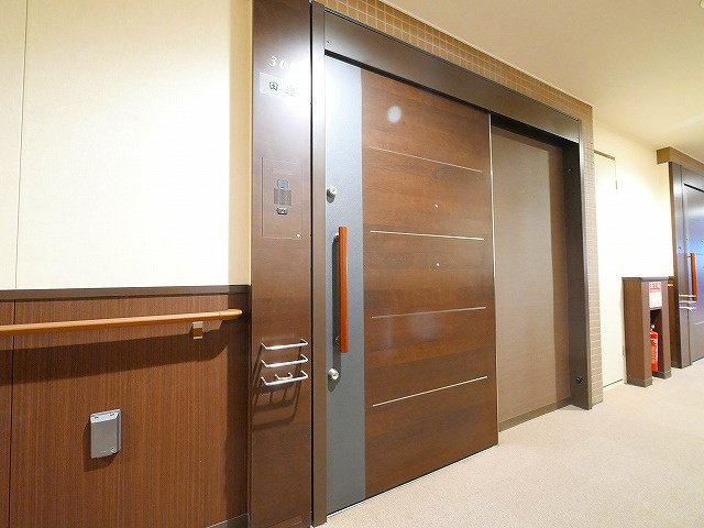 セントアージュ奈良の玄関|明るい玄関です