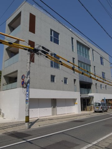 冨永薬局ビルの外観