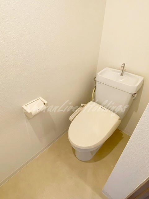 横浜市戸塚区戸塚町の賃貸マンションのトイレ