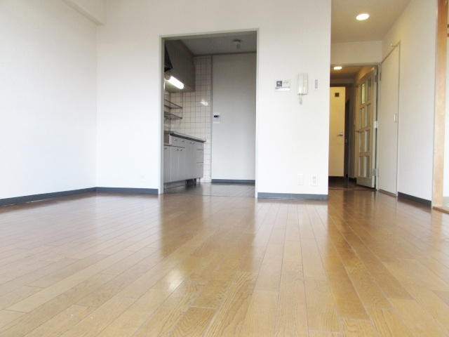 リジェール宝塚の居間・リビング