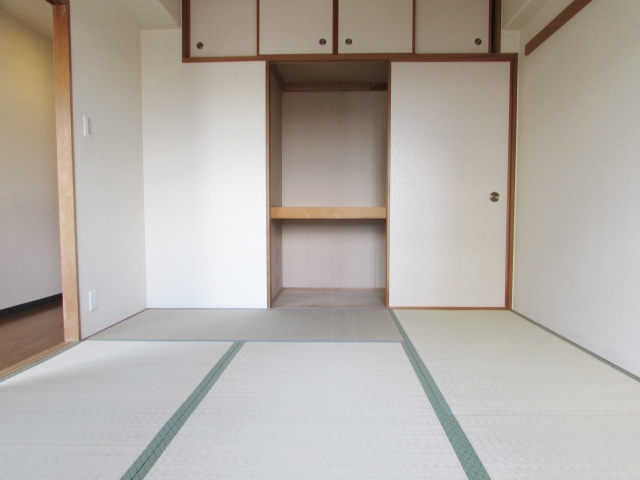 リジェール宝塚の和室