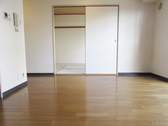 リジェール宝塚の洋室