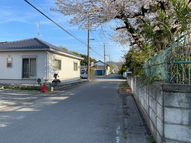 【前面道路含む現地写真】 | 神川町小浜　中古戸建